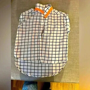 Forever21 Like New crop High Low Button Shirt